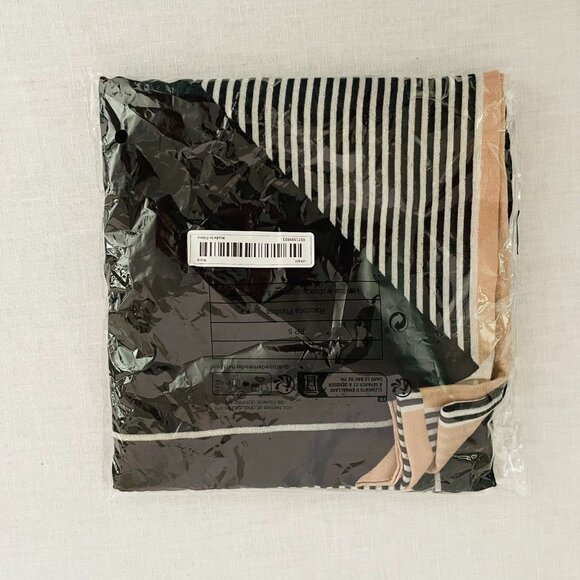 Geometric Patterned Scarf Shawl Wrap 72" x 34" Black Beige White - Picture 8 of 8